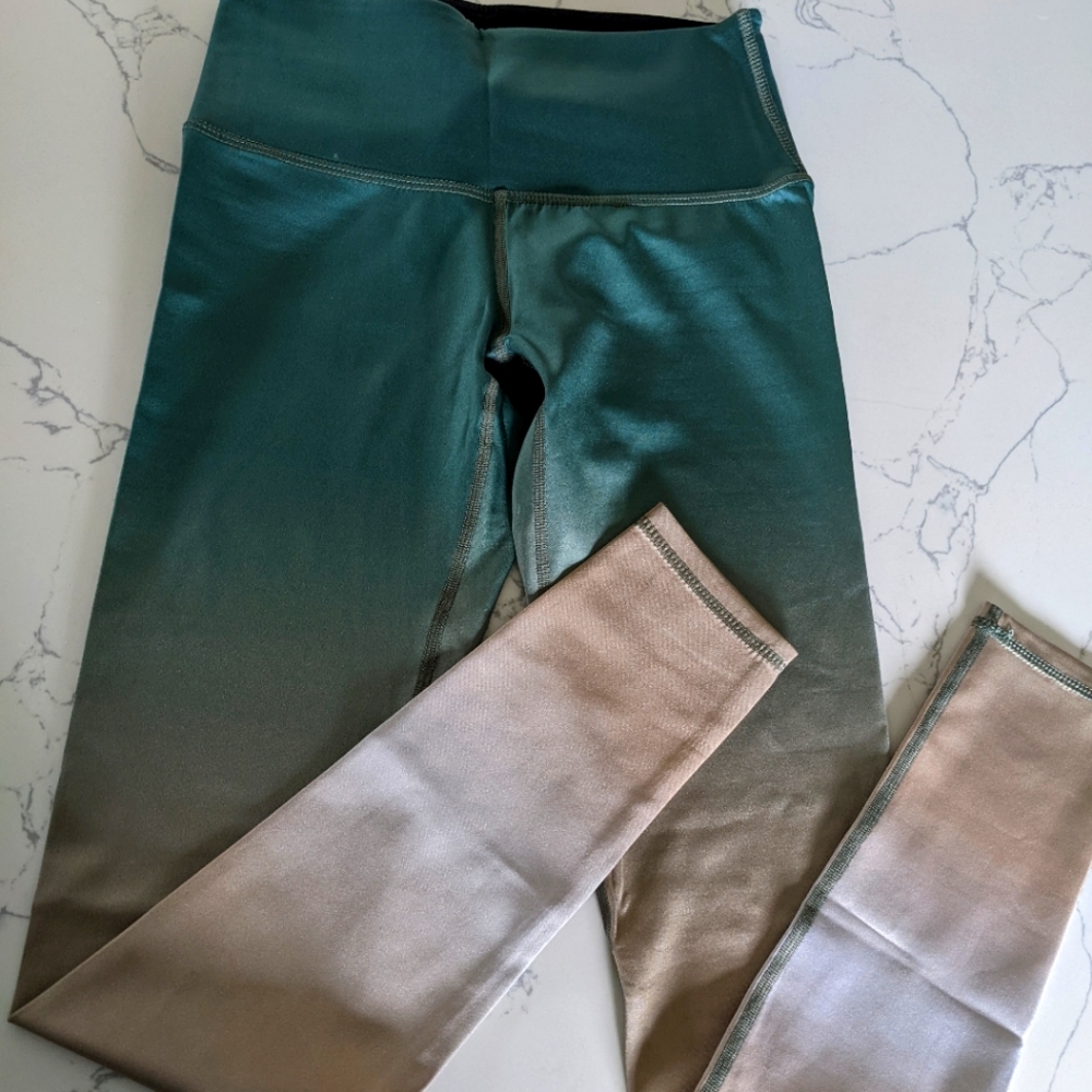 *Must Go By 12/15* Noli Yoga Ombre Leggings